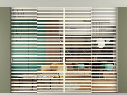 Алюминевая перегородка АЛПР 040.07_АМБ_Crystalvision_new. Цвет Алюминий молочно-белый. Материал Алюминий в эмали. Коллекция Перегородка Formato внутри проёма четырёхстворчатая со скрытым креплением в потолок. Картинка.